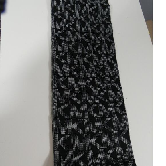Michael Kors Reversible Infinity Scarf Logo Black White - Picture 1 of 2